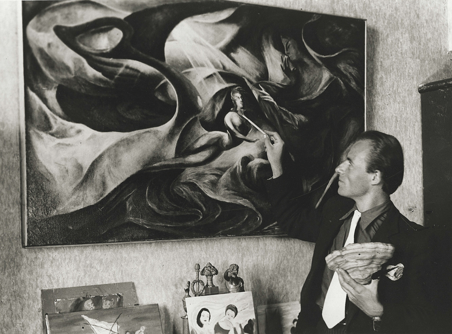 1940. Gérard Vulliamy apportant les dernières touches à La naissance de Vénus avec sa palette-coquillage (© Archives Gérard Vulliamy)